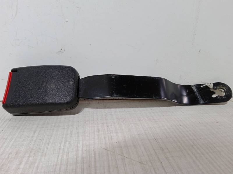 ANCLAJE CINTURON DELANTERO IZQUIERDO 