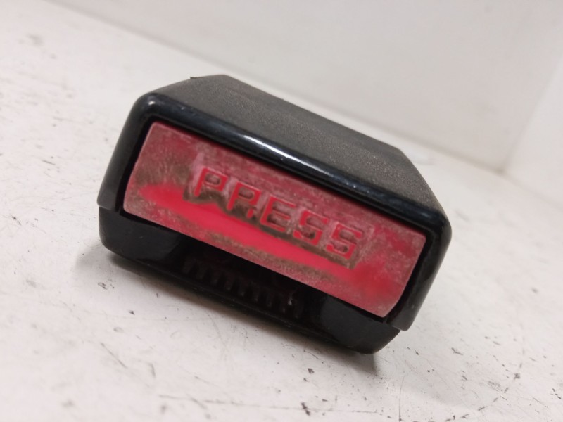 Recambio de anclaje cinturon delantero derecho para peugeot 307 (3a/c) 1.4 16v referencia OEM IAM   