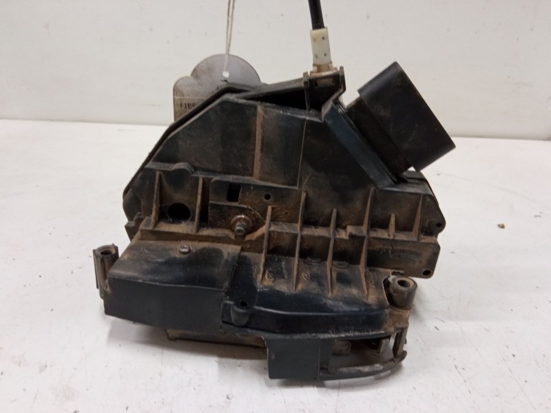 Recambio de cerradura puerta delantera derecha para ford fiesta vi (cb1, ccn) 1.4 tdci referencia OEM IAM 8A6AA21812BE  