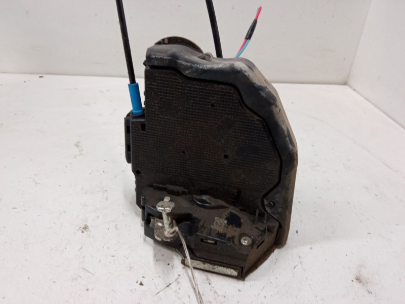 Recambio de cerradura puerta trasera izquierda para toyota auris (_e15_) 1.4 d-4d (nde150_) referencia OEM IAM   