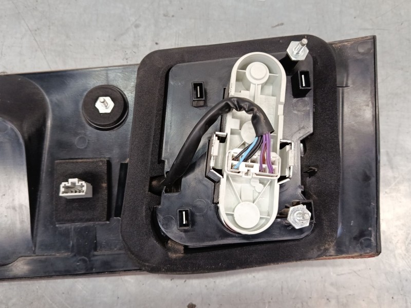 Recambio de piloto trasero central para volvo v40 station wagon (645) 1.8 i referencia OEM IAM   