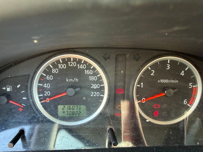 nissan almera ii hatchback (n16) del año 2005