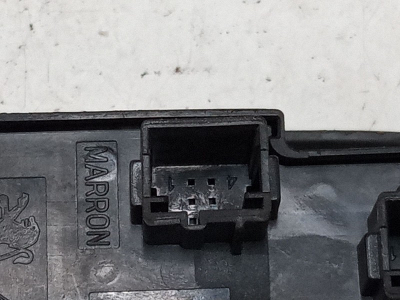Recambio de mando elevalunas delantero izquierdo para peugeot 308 i (4a_, 4c_) 1.6 hdi referencia OEM IAM 96644915XT  