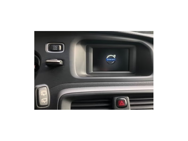 volvo v40 hatchback (525) del año 2015