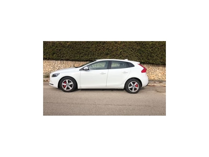 volvo v40 hatchback (525) del año 2015