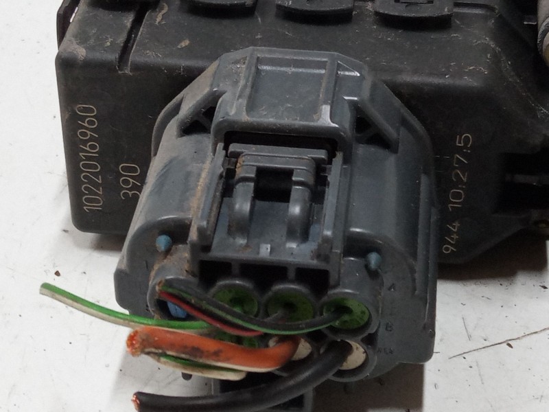 Recambio de motor elevaluna delantero derecho para ford focus i sedán (dfw) 1.8 tdci referencia OEM IAM 0130821757  