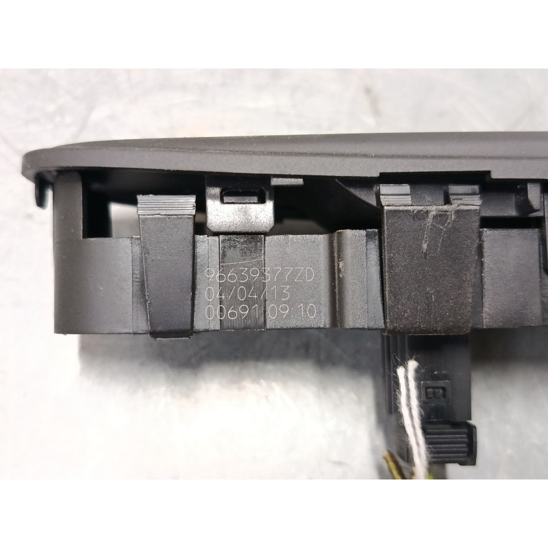 Recambio de mando elevalunas delantero derecho para citroën c4 picasso i monospace (ud_) 1.6 hdi 110 referencia OEM IAM 96639377