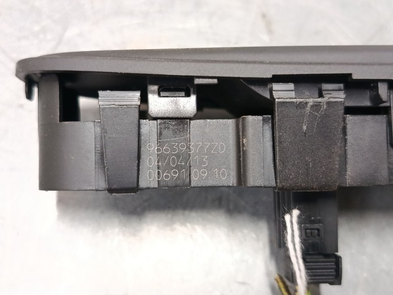 Recambio de mando elevalunas delantero derecho para citroën c4 picasso i monospace (ud_) 1.6 hdi 110 referencia OEM IAM 96639377