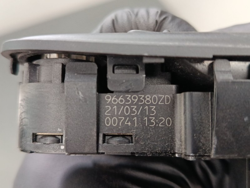 Recambio de mando elevalunas delantero izquierdo para citroën c4 picasso i monospace (ud_) 1.6 hdi 110 referencia OEM IAM 966393