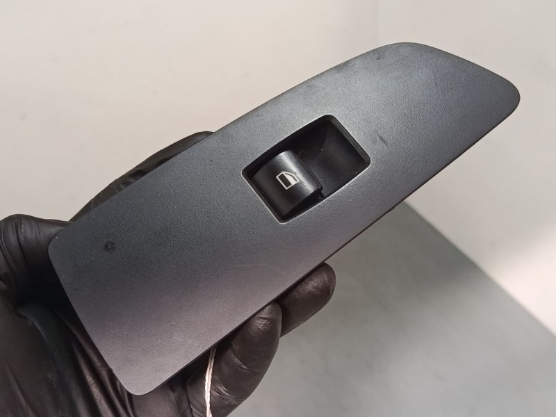 Recambio de mando elevalunas delantero derecho para bmw 1 (f20) 116 d referencia OEM IAM   
