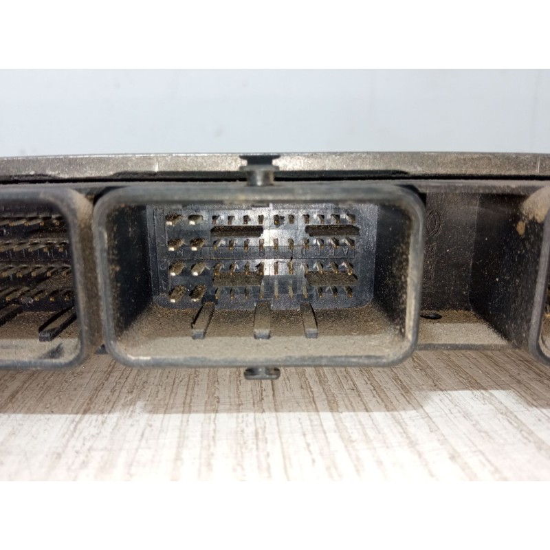 Recambio de centralita motor uce para renault megane ii (bm0/1_, cm0/1_) 1.6 16v (bm0c, cm0c) referencia OEM IAM 21585421-2A8200