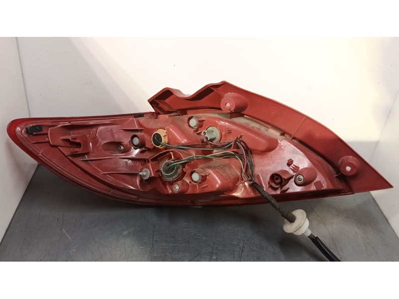 Recambio de piloto trasero derecho para mazda 2 (de_, dh_) 1.5 (de5fs) referencia OEM IAM D65151150  