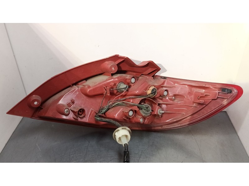 Recambio de piloto trasero izquierdo para mazda 2 (de_, dh_) 1.5 (de5fs) referencia OEM IAM D65151160  
