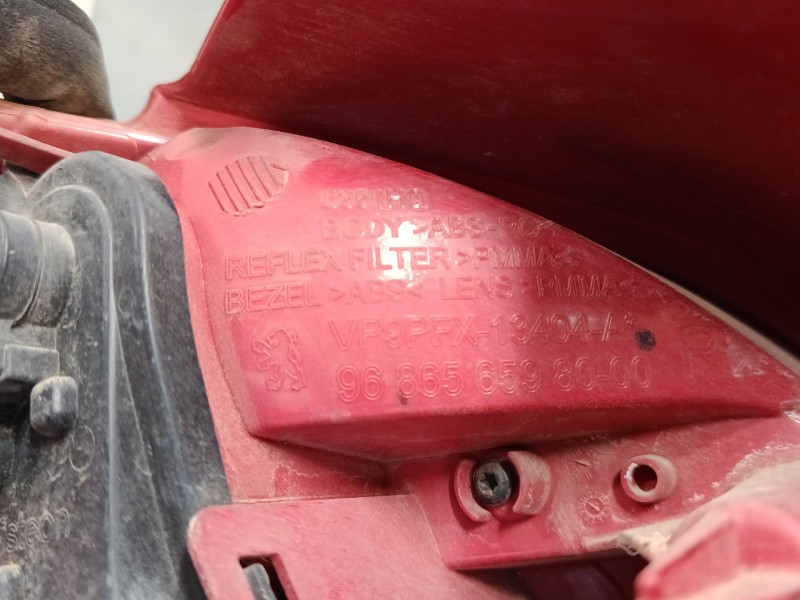 Recambio de piloto trasero derecho para peugeot 207/207+ (wa_, wc_) 1.4 16v referencia OEM IAM 9686565980  