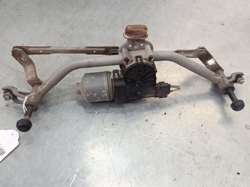 Recambio de motor limpia delantero para peugeot 208 i (ca_, cc_) 1.2 vti 82 referencia OEM IAM 0390241540  