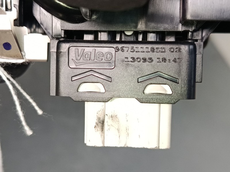 Recambio de mando elevalunas delantero derecho para peugeot 208 i (ca_, cc_) 1.2 vti 82 referencia OEM IAM 9675118ZD  