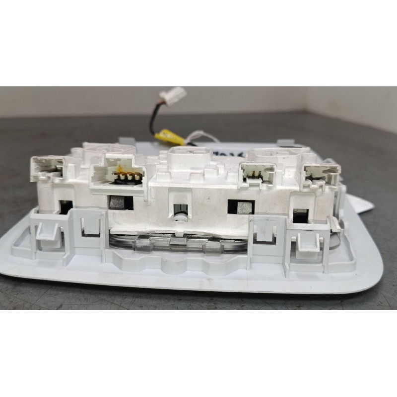 Recambio de luz interior delantera para peugeot 208 i (ca_, cc_) 1.2 vti 82 referencia OEM IAM   