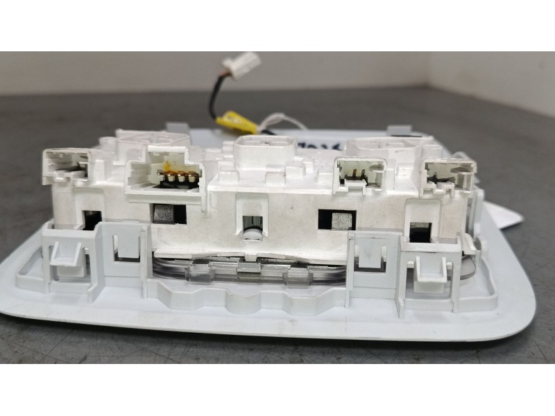 Recambio de luz interior delantera para peugeot 208 i (ca_, cc_) 1.2 vti 82 referencia OEM IAM   