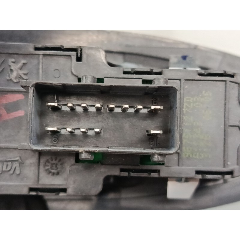 Recambio de mando elevalunas delantero izquierdo para peugeot 208 i (ca_, cc_) 1.4 hdi referencia OEM IAM 96751127ZD  