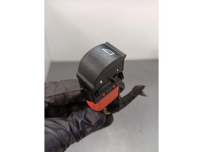 Recambio de mando elevalunas delantero derecho para ford focus iii turnier 1.0 ecoboost referencia OEM IAM   