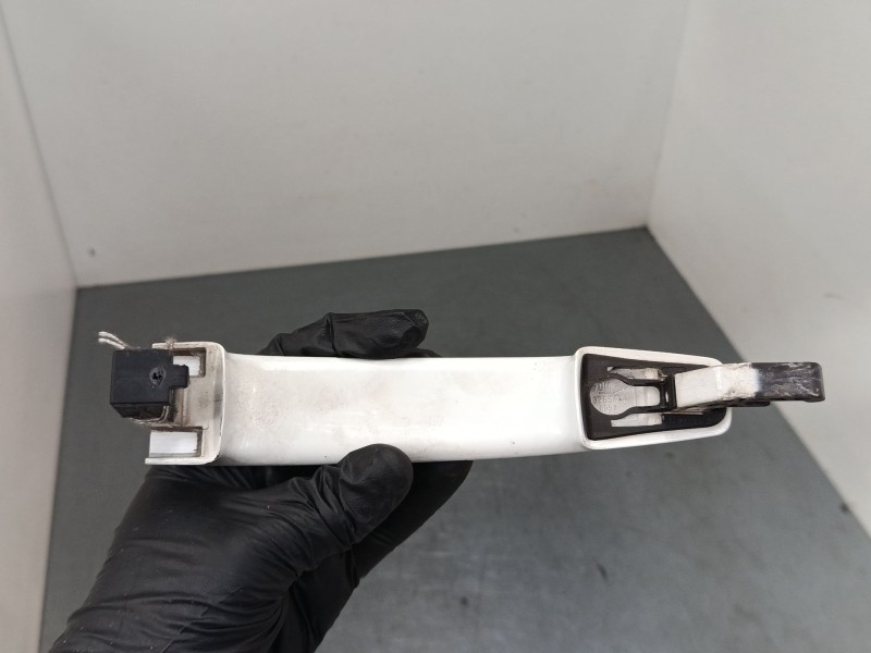 Recambio de maneta exterior puerta delantera derecha para opel zafira / zafira family b (a05) 1.7 cdti (m75) referencia OEM IAM 