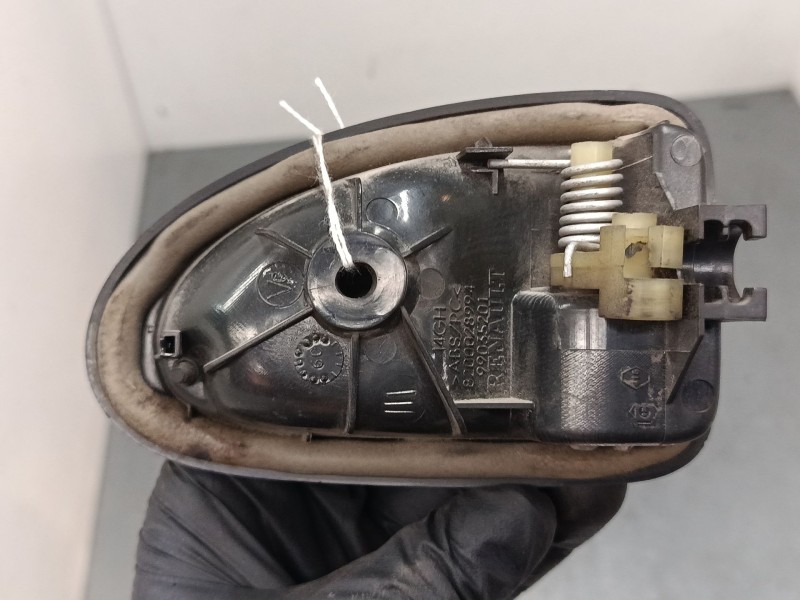 Recambio de maneta interior delantera izquierda para opel vivaro a autobús (x83) 2.5 cdti (f7, j7, a07) referencia OEM IAM 99035