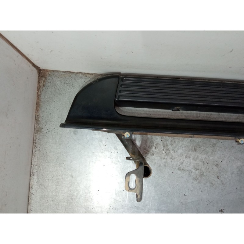 Recambio de estribo derecho para mitsubishi montero sport i (k7_, k9_) 2.5 td (k94w, k74t) referencia OEM IAM   