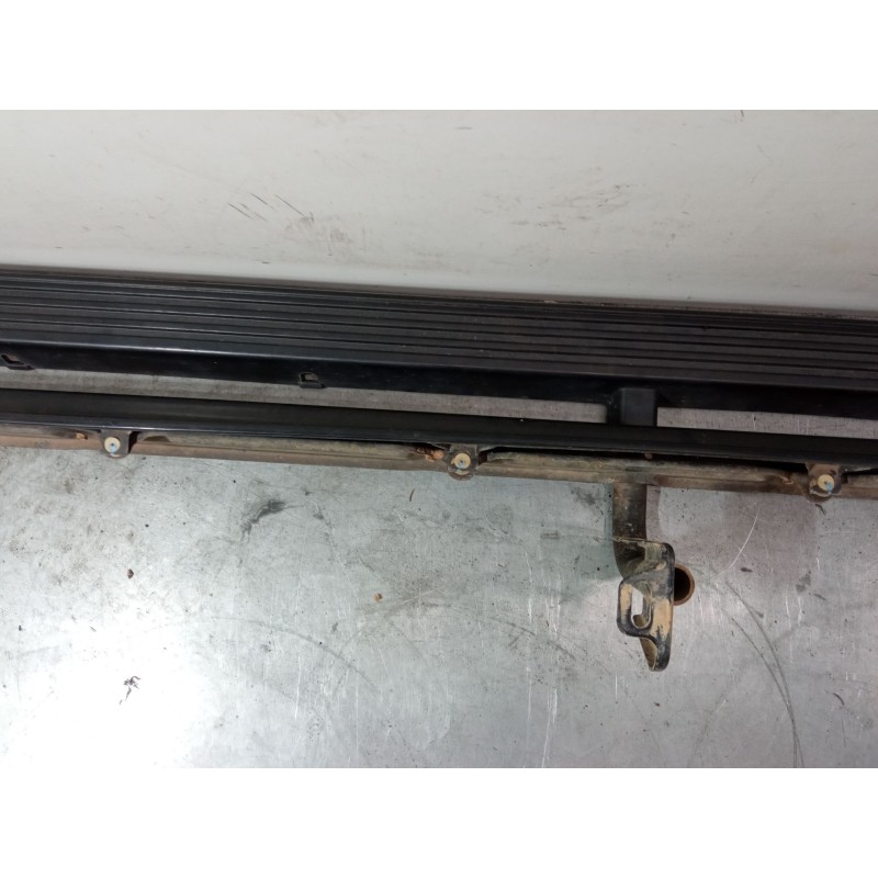 Recambio de estribo derecho para mitsubishi montero sport i (k7_, k9_) 2.5 td (k94w, k74t) referencia OEM IAM   