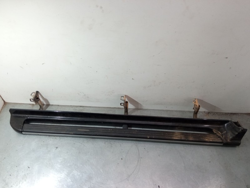 Recambio de estribo izquierdo para mitsubishi montero sport i (k7_, k9_) 2.5 td (k94w, k74t) referencia OEM IAM   