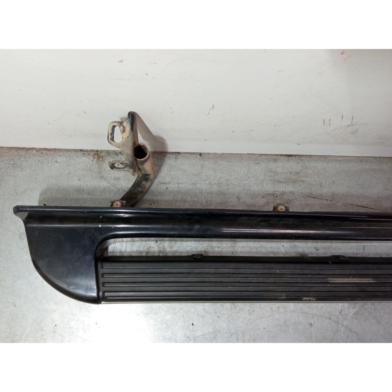 Recambio de estribo izquierdo para mitsubishi montero sport i (k7_, k9_) 2.5 td (k94w, k74t) referencia OEM IAM   