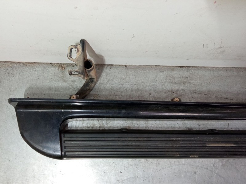 Recambio de estribo izquierdo para mitsubishi montero sport i (k7_, k9_) 2.5 td (k94w, k74t) referencia OEM IAM   