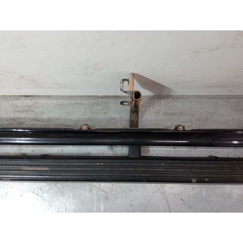 Recambio de estribo izquierdo para mitsubishi montero sport i (k7_, k9_) 2.5 td (k94w, k74t) referencia OEM IAM   