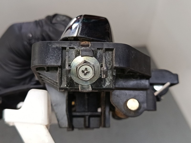 Recambio de maneta exterior puerta delantera derecha para kia sportage iv (ql, qle) 1.7 crdi referencia OEM IAM   
