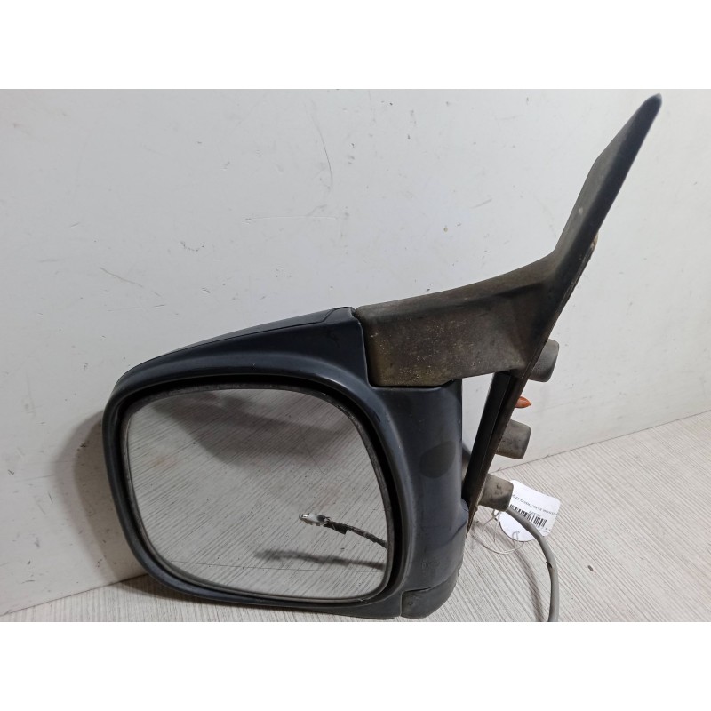 Recambio de retrovisor electrico izquierdo para hyundai h-1 / starex autobús (a1) 2.5 tci referencia OEM IAM   