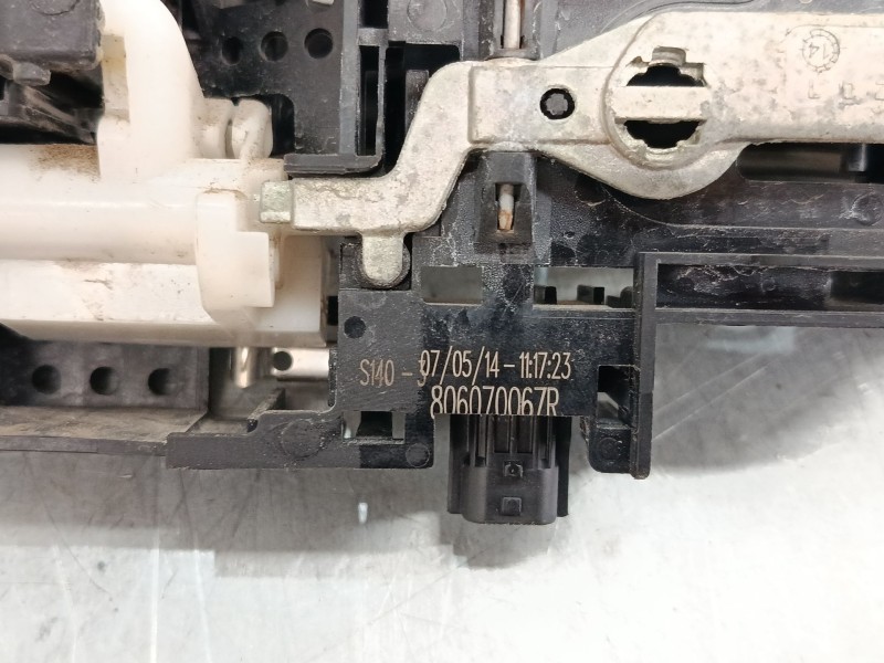 Recambio de maneta exterior puerta delantera izquierda para renault megane cc (ez0/1_) 1.2 tce (ez16) referencia OEM IAM 8060700