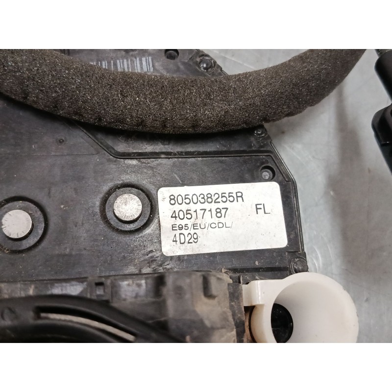 Recambio de cerradura puerta delantera izquierda para renault megane cc (ez0/1_) 1.2 tce (ez16) referencia OEM IAM 805038255R  