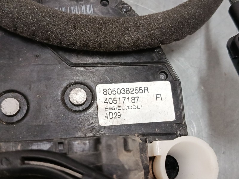 Recambio de cerradura puerta delantera izquierda para renault megane cc (ez0/1_) 1.2 tce (ez16) referencia OEM IAM 805038255R  