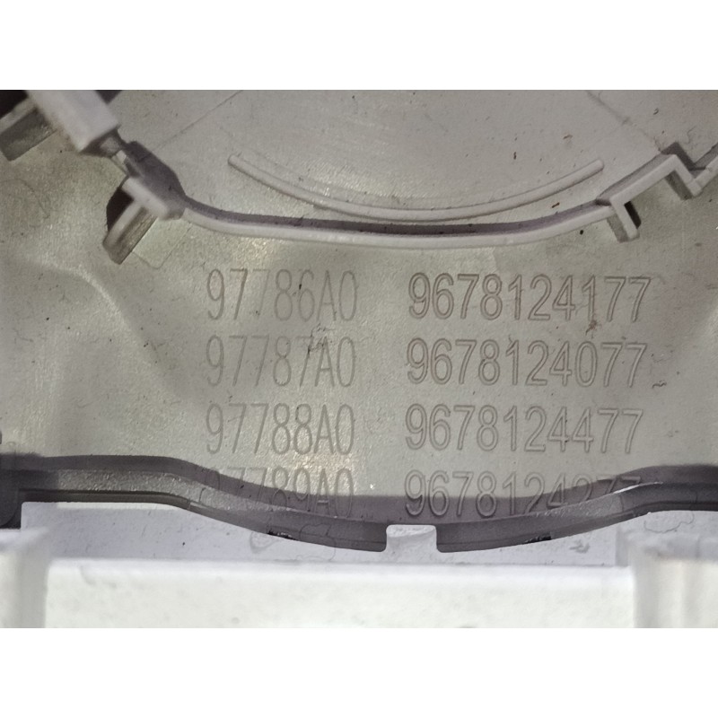 Recambio de luz interior delantera para citroën grand c4 spacetourer (3a_, 3e_) 2.0 bluehdi 160 referencia OEM IAM 9678124177  
