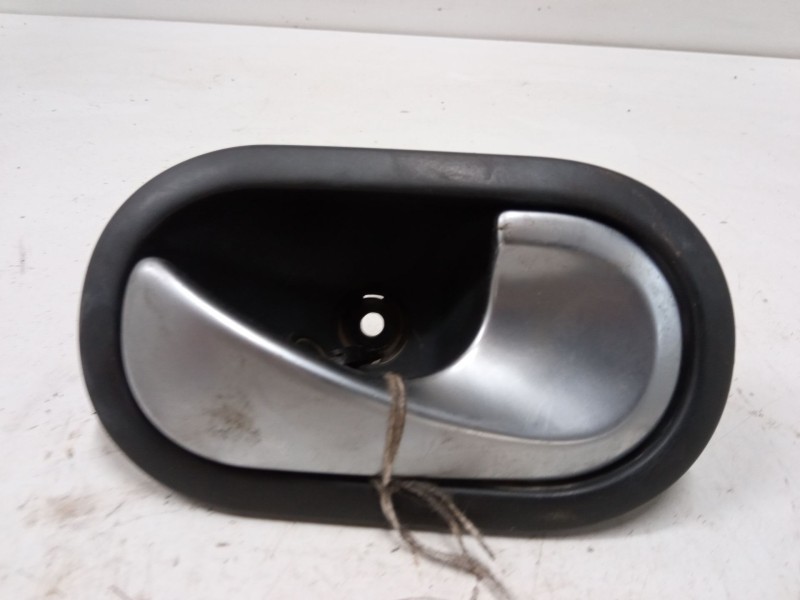 Recambio de maneta interior puerta delantera derecha para renault megane ii (bm0/1_, cm0/1_) 2.0 16v (bm0u, cm0u) referencia OEM