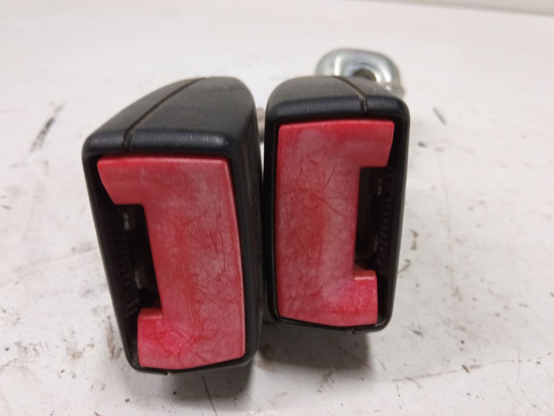 Recambio de anclaje cinturon trasero izquierdo para seat leon (1p1) 1.6 referencia OEM IAM   