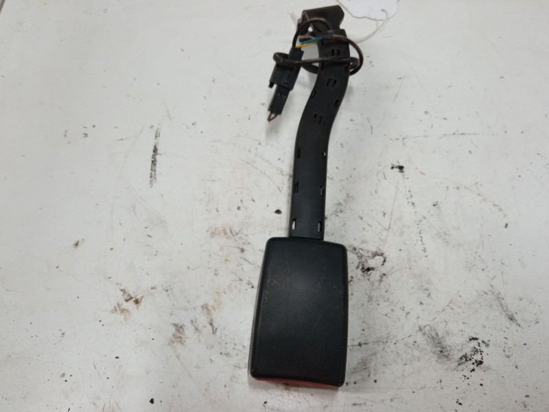 Recambio de anclaje cinturon delantero izquierdo para seat leon (1p1) 1.6 referencia OEM IAM   