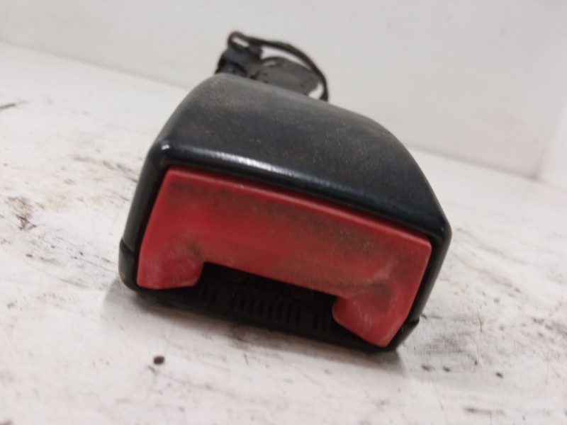 Recambio de anclaje cinturon delantero izquierdo para seat leon (1p1) 1.6 referencia OEM IAM   