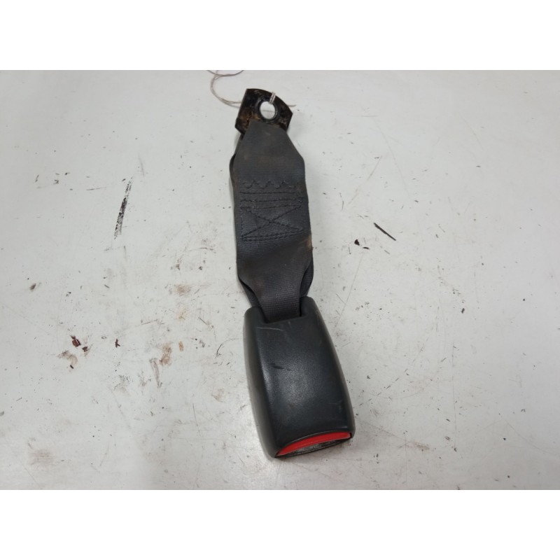 Recambio de anclaje cinturon trasero izquierdo para mitsubishi montero sport i (k7_, k9_) 2.5 td (k94w, k74t) referencia OEM IAM