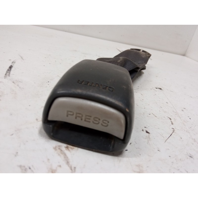 Recambio de anclaje cinturon trasero derecho para mitsubishi montero sport i (k7_, k9_) 2.5 td (k94w, k74t) referencia OEM IAM  