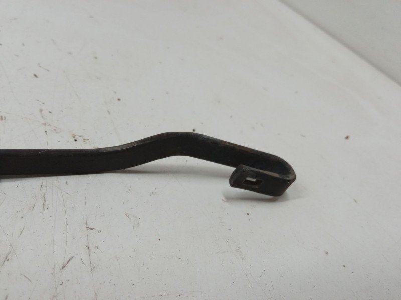 Recambio de brazo limpia delantero izquierdo para mitsubishi montero sport i (k7_, k9_) 2.5 td (k94w, k74t) referencia OEM IAM  