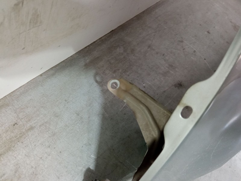 Recambio de aleta delantera izquierda para nissan note (e11, ne11) 1.4 referencia OEM IAM   
