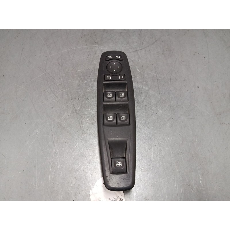 Recambio de mando elevalunas delantero izquierdo para renault megane cc (ez0/1_) 1.2 tce (ez16) referencia OEM IAM   