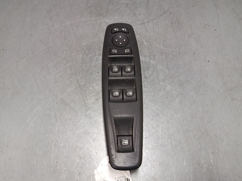 Recambio de mando elevalunas delantero izquierdo para renault megane cc (ez0/1_) 1.2 tce (ez16) referencia OEM IAM   