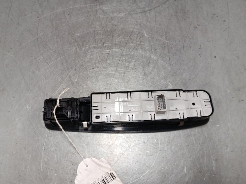 Recambio de mando elevalunas delantero izquierdo para renault megane cc (ez0/1_) 1.2 tce (ez16) referencia OEM IAM   