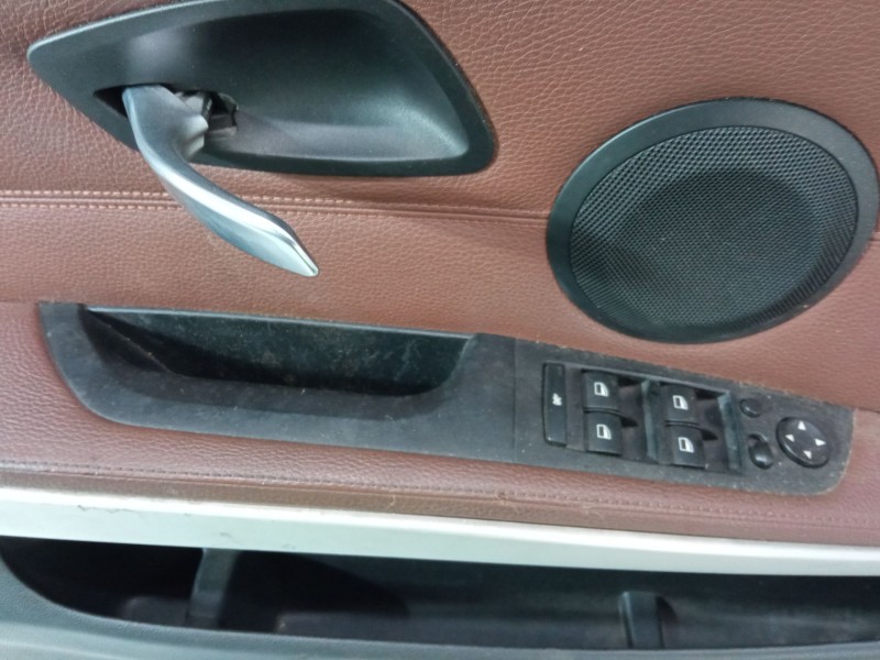 Recambio de guarnecido puerta delantera izquierda para bmw 3 (e90) 330 d referencia OEM IAM 19000VT0000  
